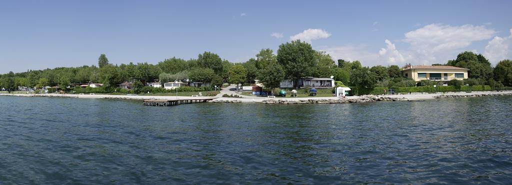 Campeggio Delle Rose Moniga del Garda Exterior foto